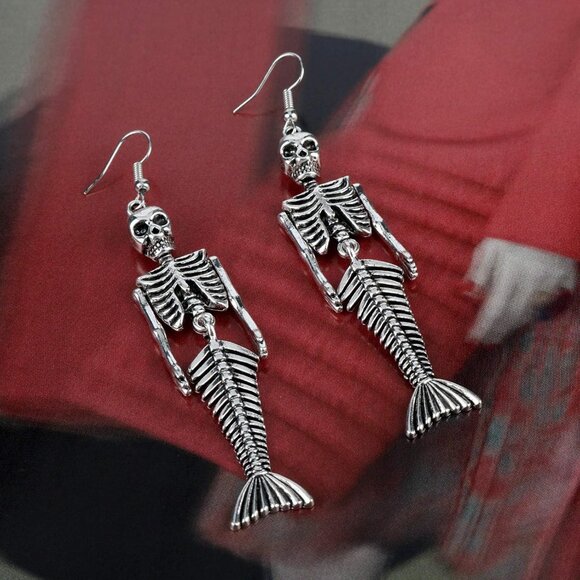 Siver Plated Vintage Human Skeleton Bones and Mermaid Skull Charm Dangle Earring - Picture 5 of 6